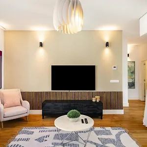 Whome | Ribeira 11 Design Apartment Lisbon