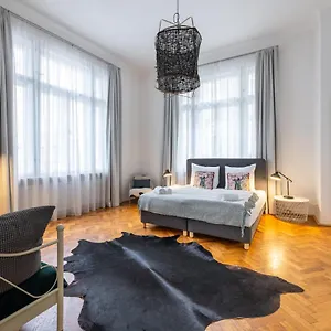  Apartment Charming 1 Bedroom In The Center Of Tschechische Republik