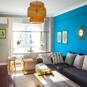 Sky View 3br + Near Airport + Free Parking Apartment Lisbon